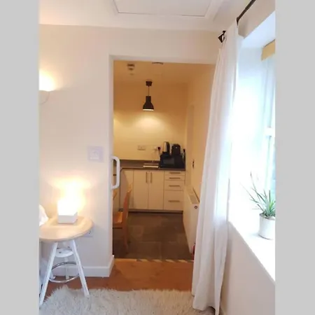 Private Annex To Victorian Villa, With Kitchen And Free Parking Todmorden Exterior photo