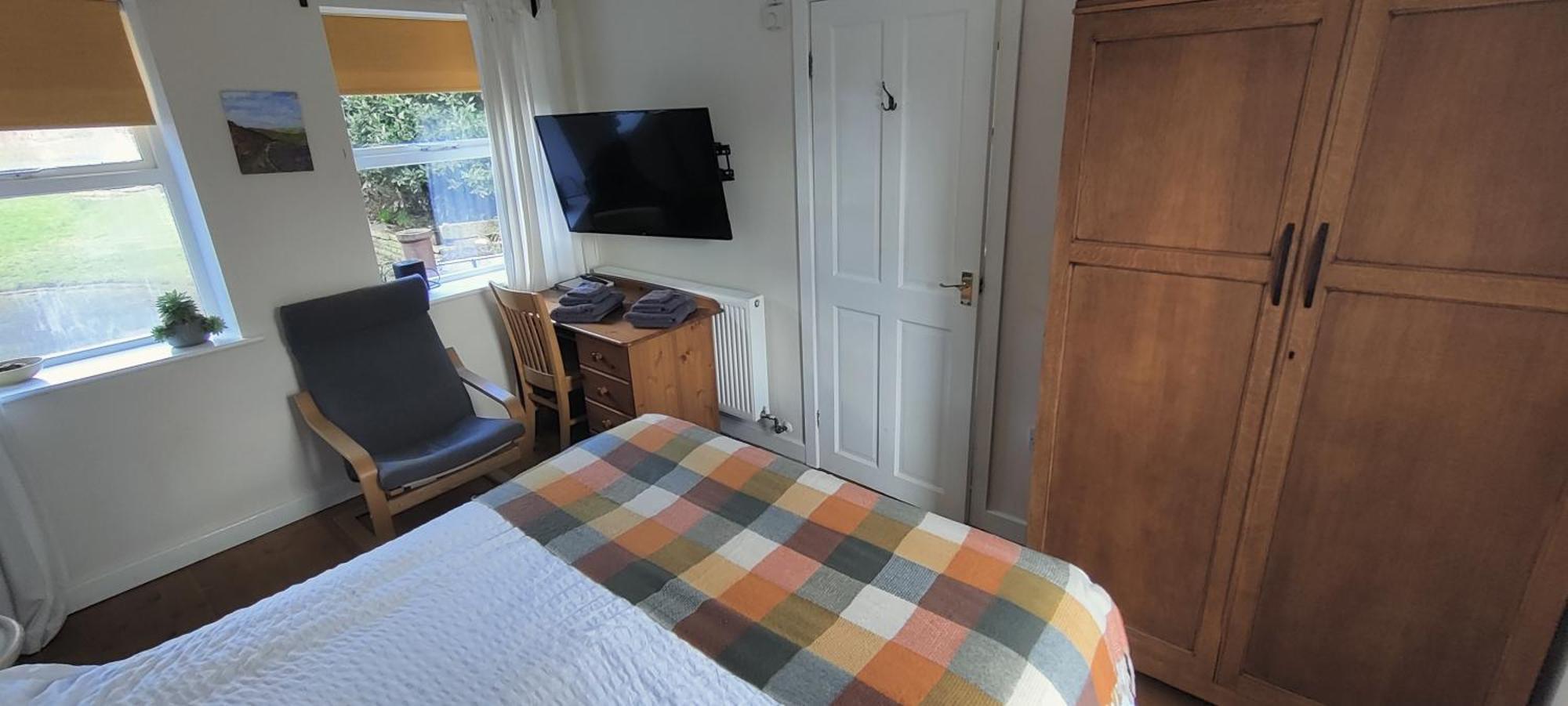 Private Annex To Victorian Villa, With Kitchen And Free Parking Apartment